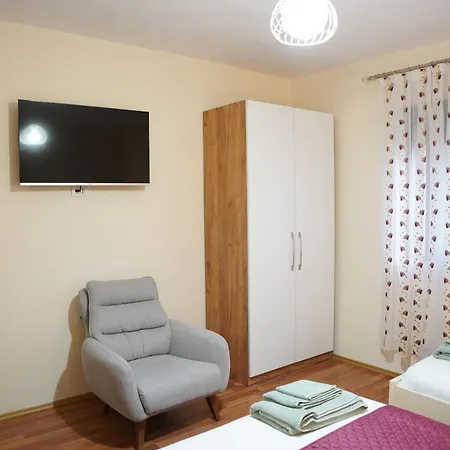 Family Villa Tiran